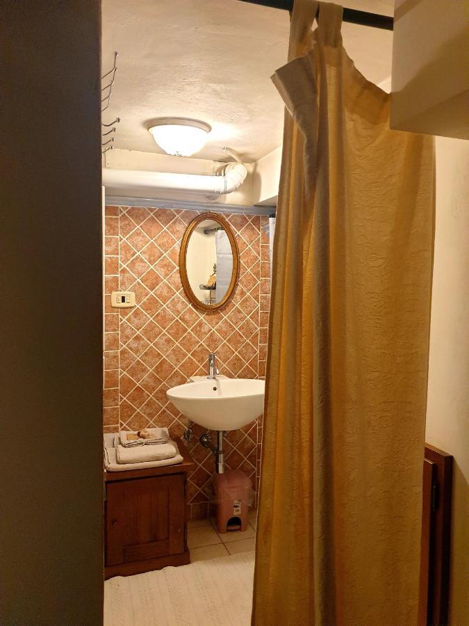 Helga'S House- Una Finestra Sul Borgo Ambra Zewnętrze zdjęcie